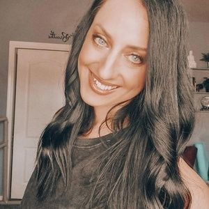 Meet your Posher, Candi
